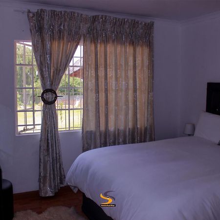 Simbasun Cottages Midrand Eksteriør billede