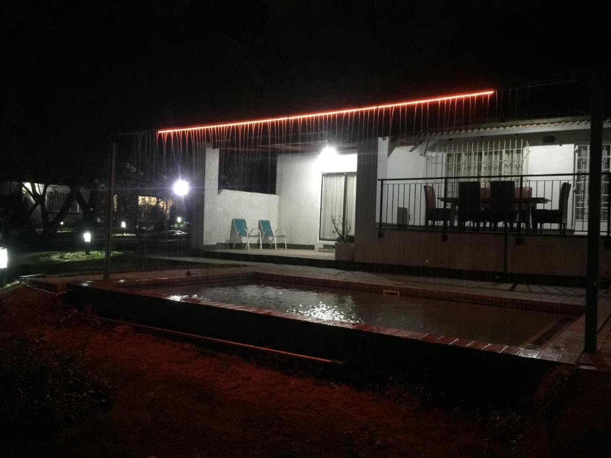 Simbasun Cottages Midrand Eksteriør billede