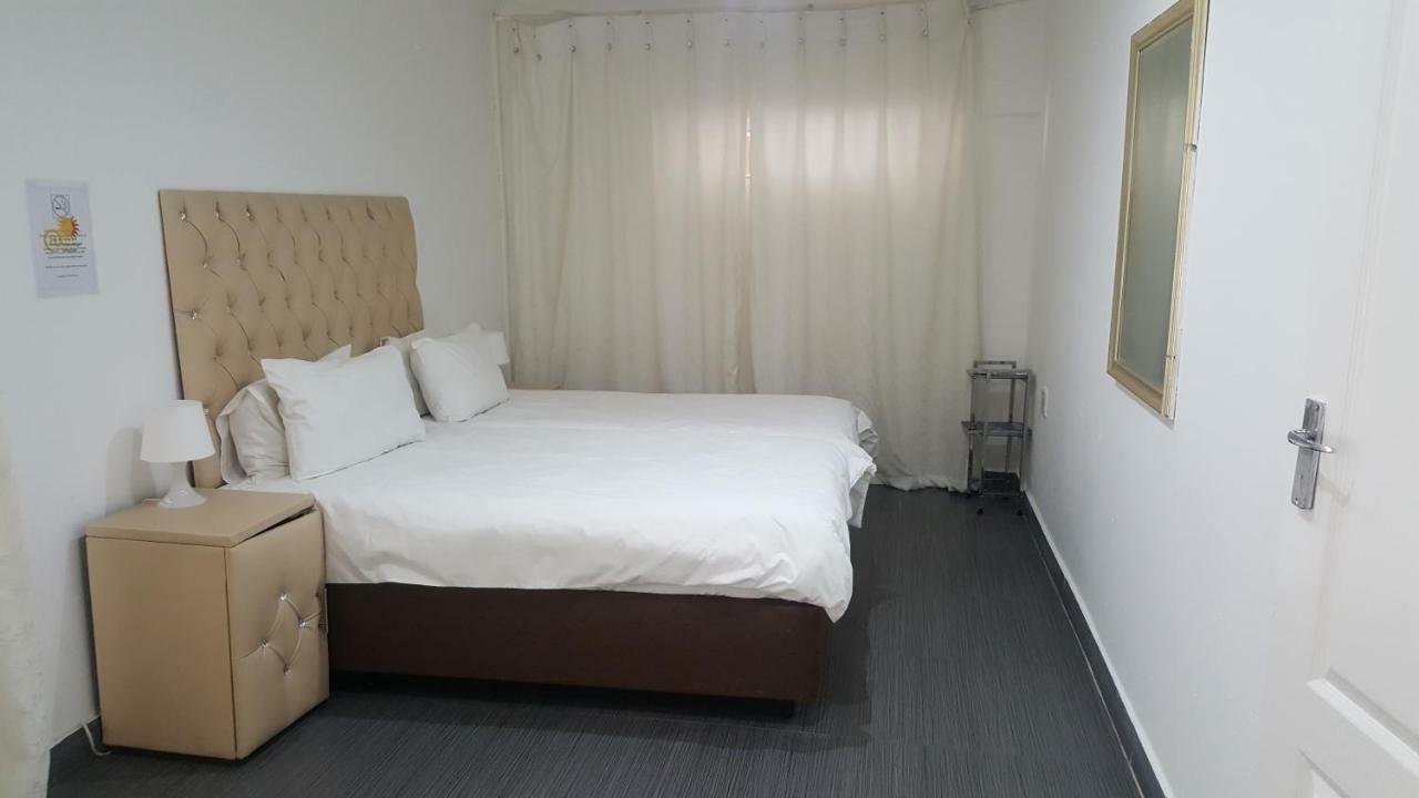 Simbasun Cottages Midrand Eksteriør billede