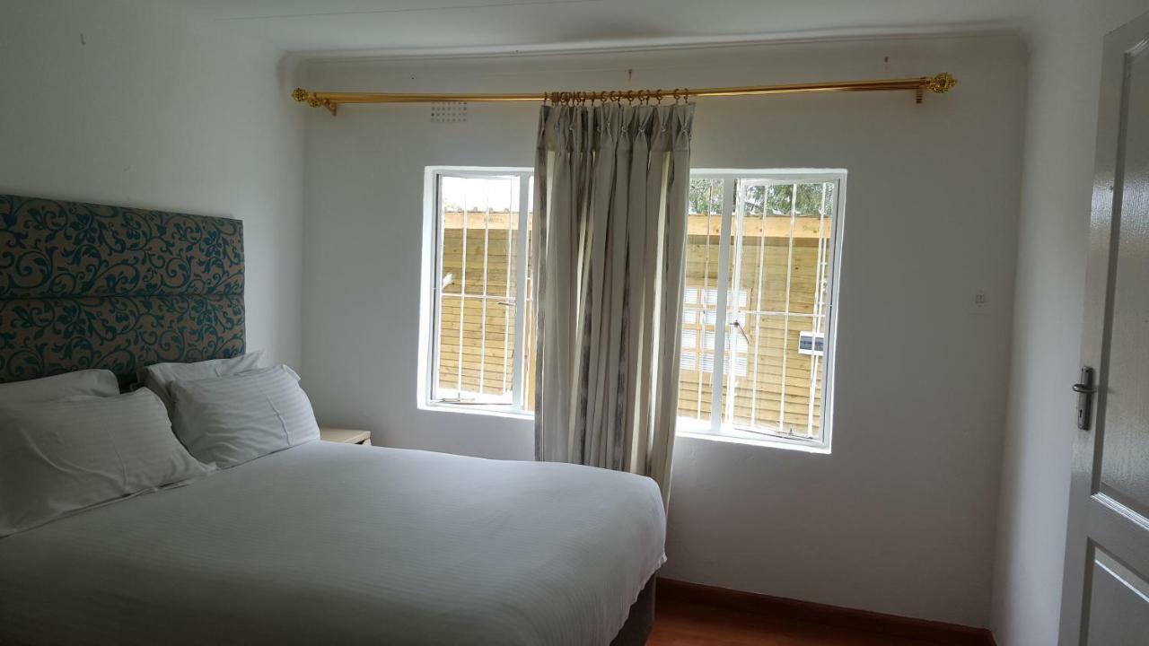 Simbasun Cottages Midrand Eksteriør billede