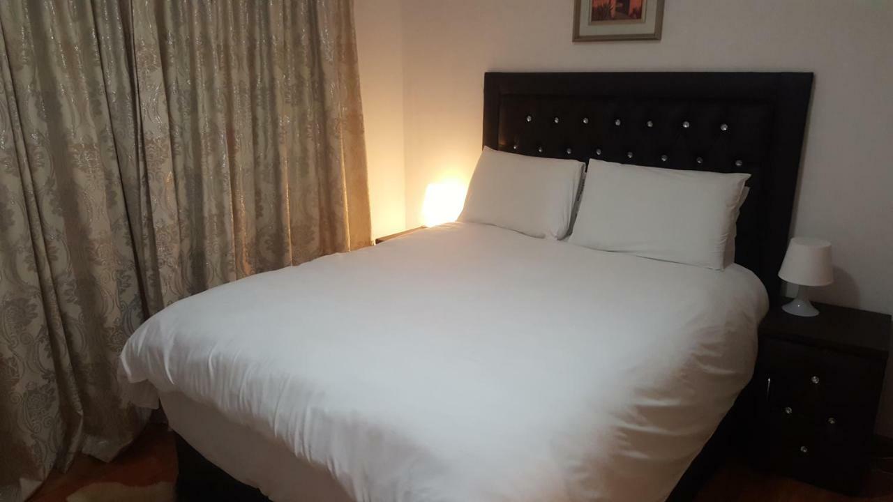 Simbasun Cottages Midrand Eksteriør billede