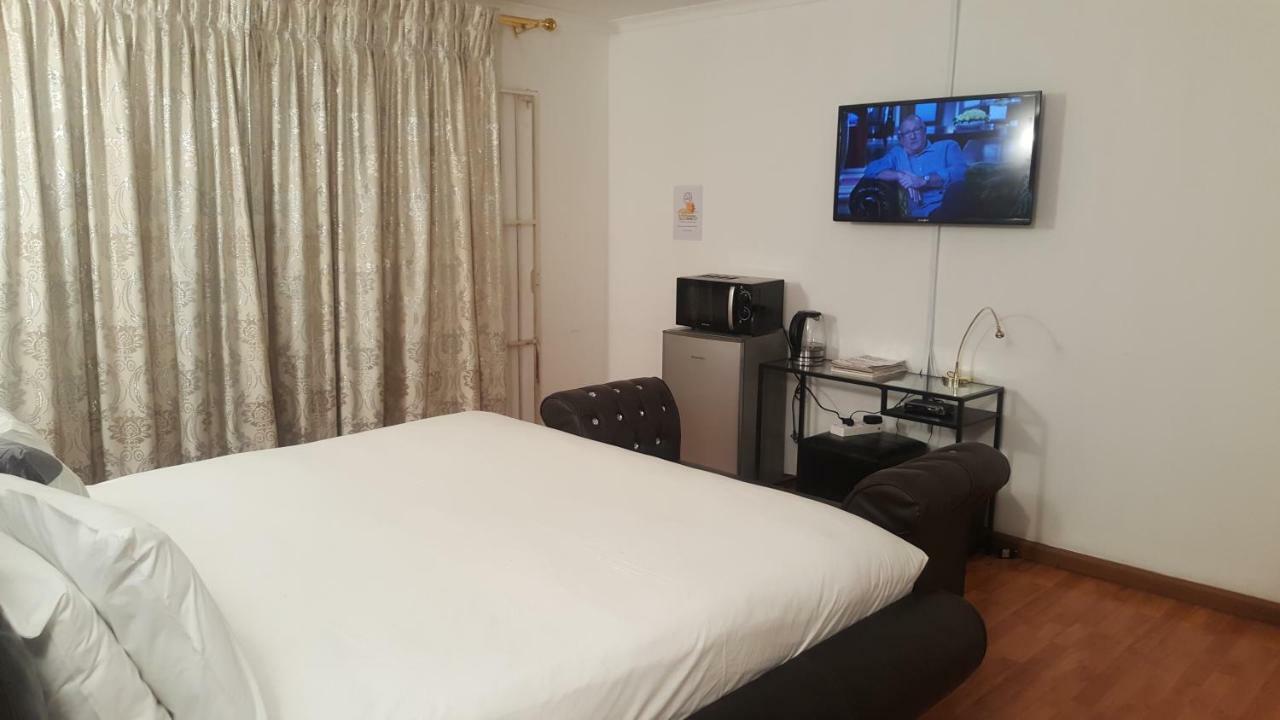 Simbasun Cottages Midrand Eksteriør billede