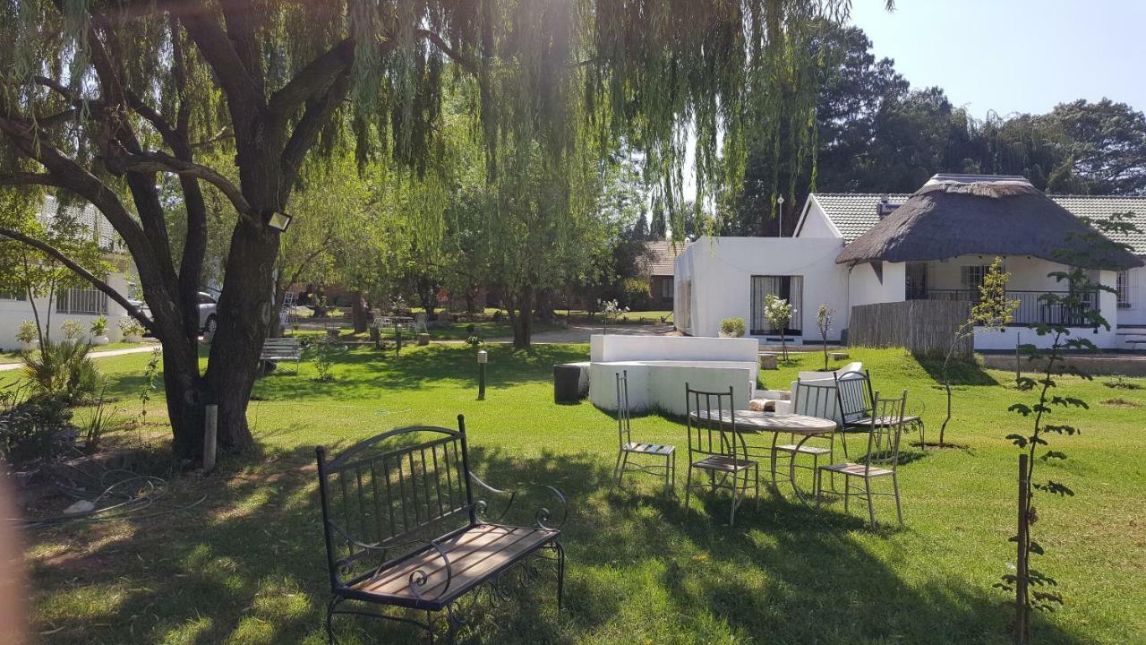 Simbasun Cottages Midrand Eksteriør billede
