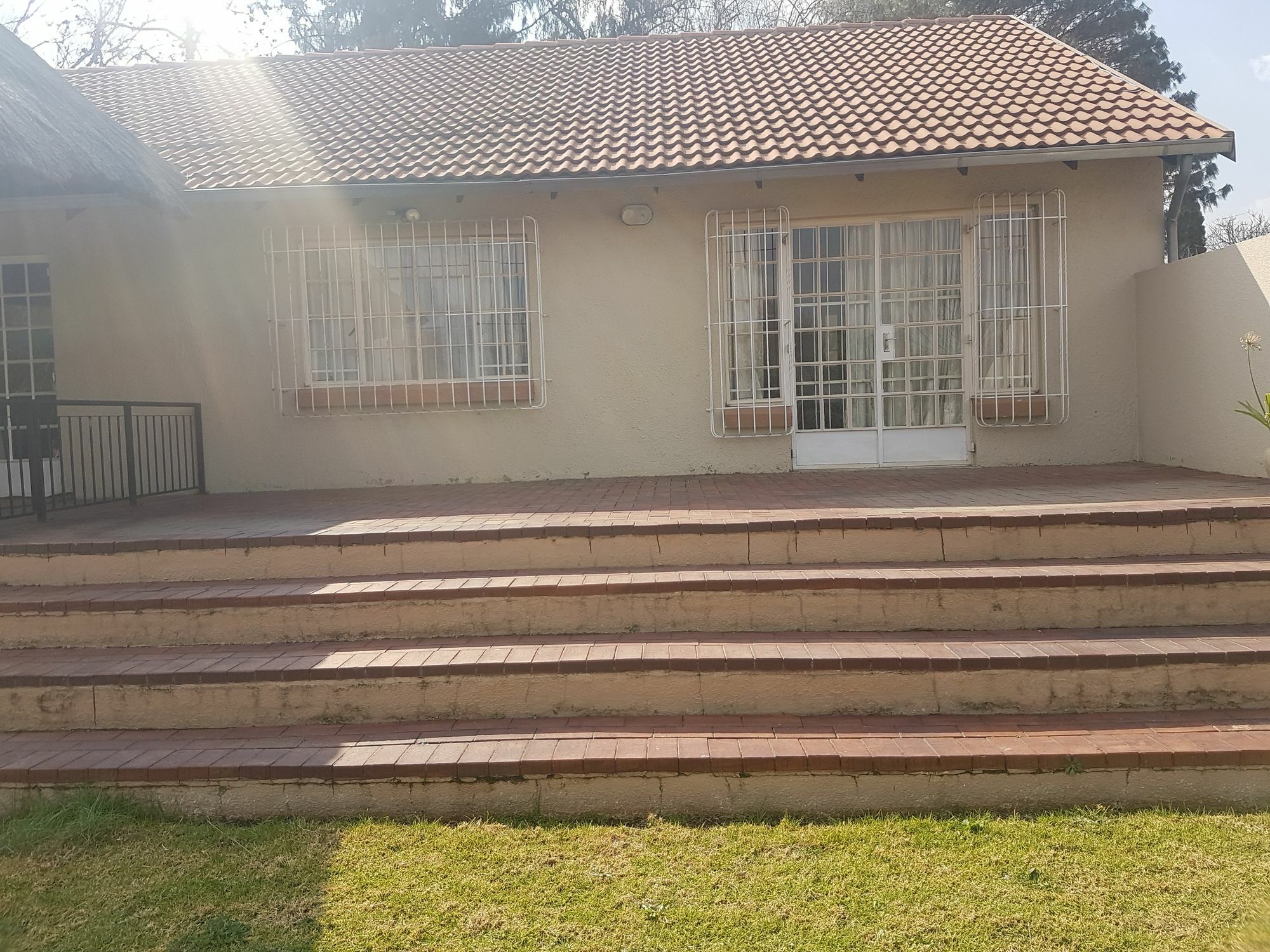 Simbasun Cottages Midrand Eksteriør billede