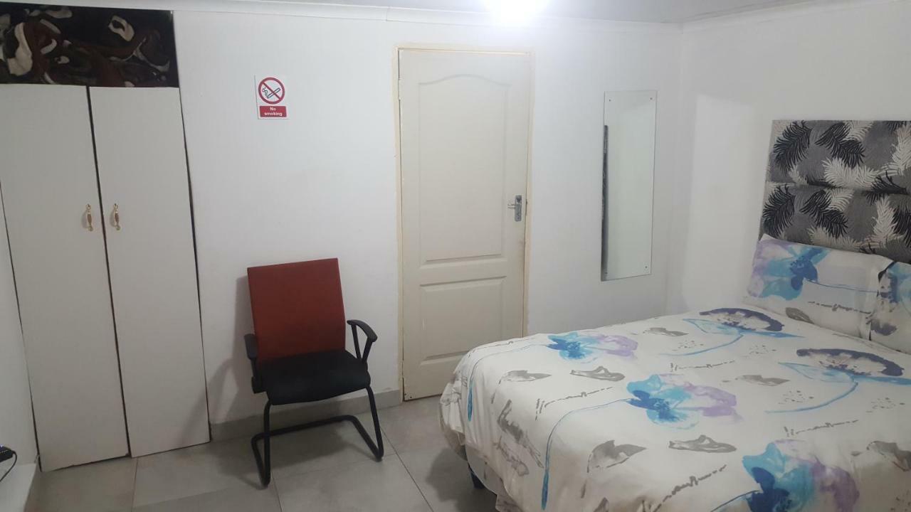 Simbasun Cottages Midrand Eksteriør billede