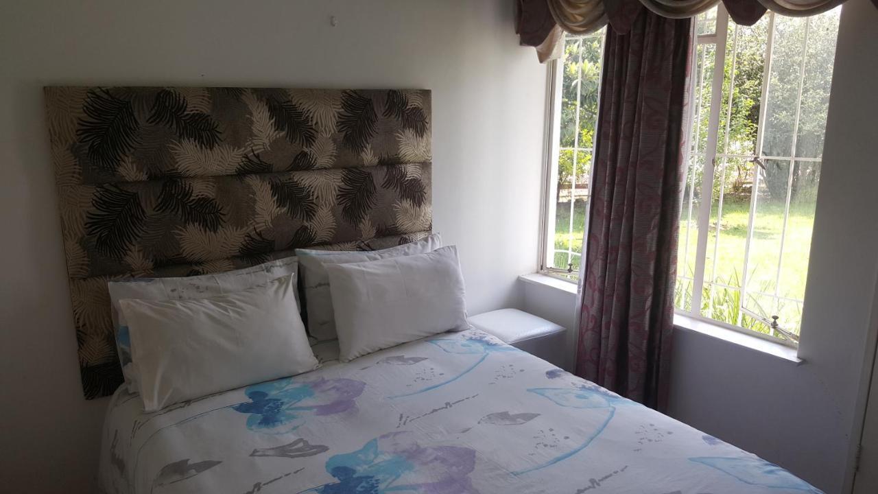 Simbasun Cottages Midrand Eksteriør billede